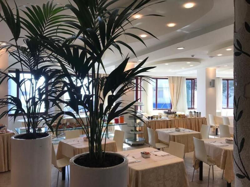Hotel Caraibi 米兰马瑞提那 外观 照片