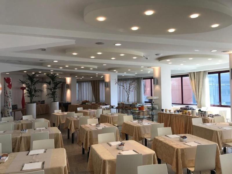 Hotel Caraibi 米兰马瑞提那 外观 照片