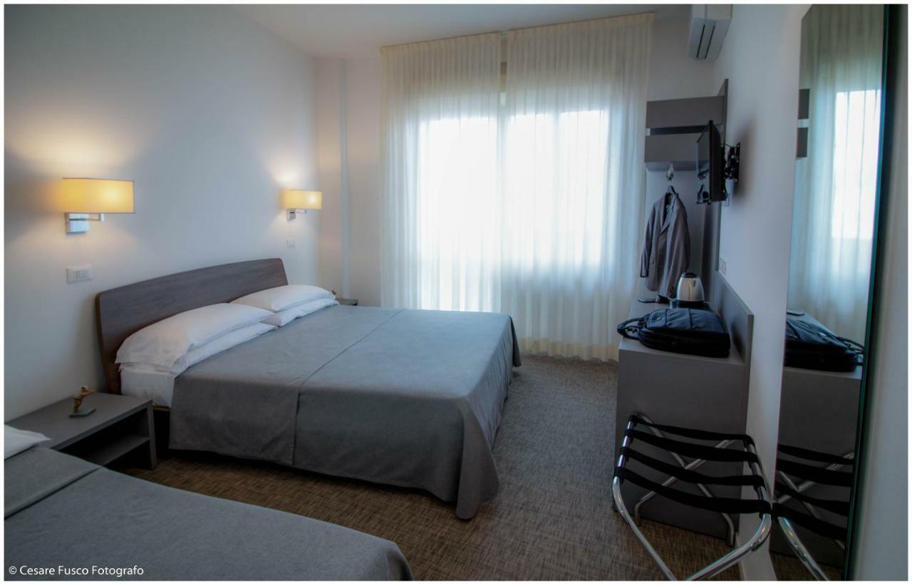 Hotel Caraibi 米兰马瑞提那 外观 照片